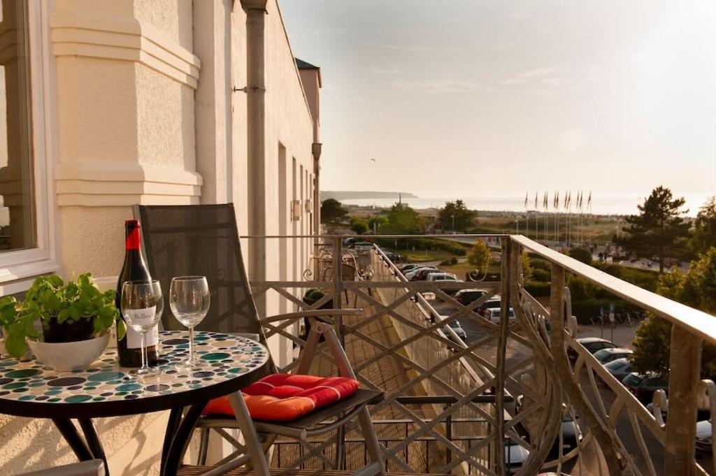 Villa Seeblick Warnemuende - Fewo Mit Meerblick Und Balkon Direkt Am Strand Fuer 2-4 Pers ロストック エクステリア 写真